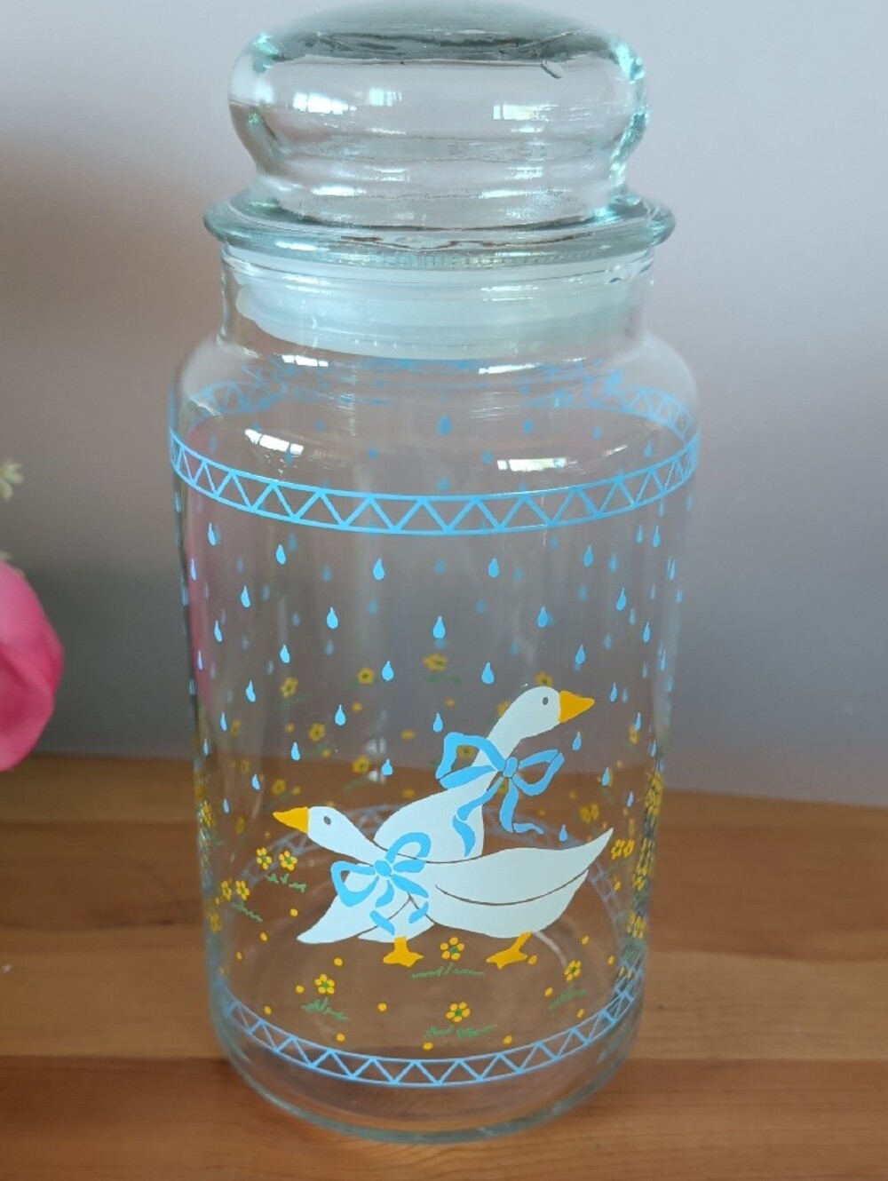 Vintage, Anchor Hocking Glass Canister with Blue & Yellow Geese Motif. - Picture 7 of 7